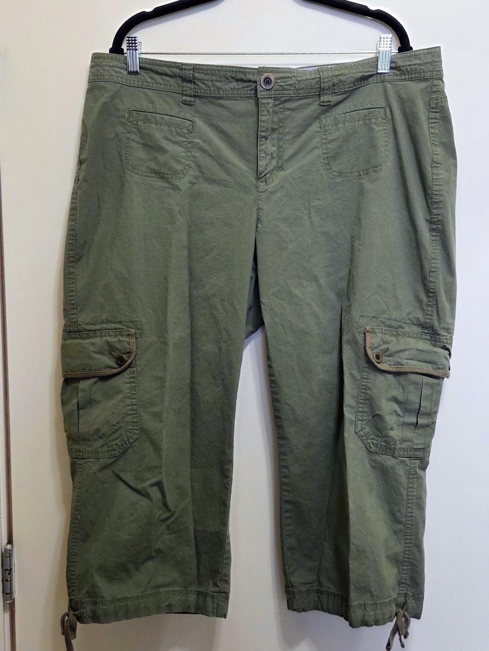 Tommy Hilfiger Olive Green Cargo Capris